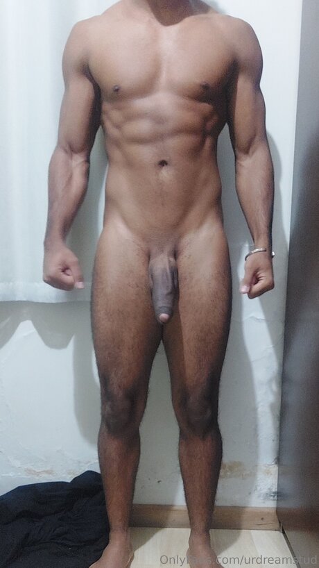 大きな黒い猫OnlyFans セクシーヌード 写真