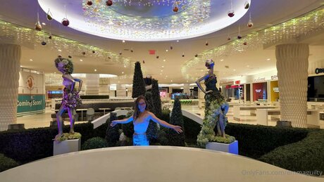 Emmaguilty 裸のモデル 写真