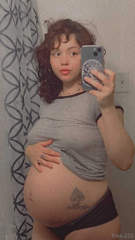 Trixxieee 222 高品質のポルノスター 画像