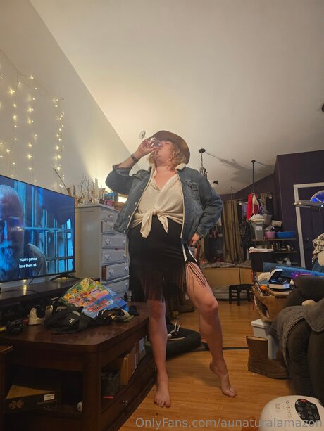 Aunaturalamazon セクシーなポルノスター 写真