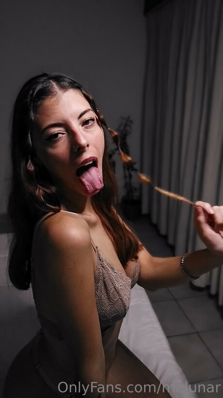 Melunar ヌードスター ギャラリー