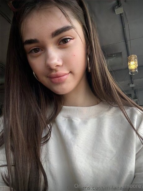 おばあちゃんの巨乳OnlyFans ホットヌード 写真