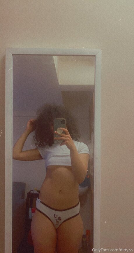 Dirty Vv ポルノモデル 写真