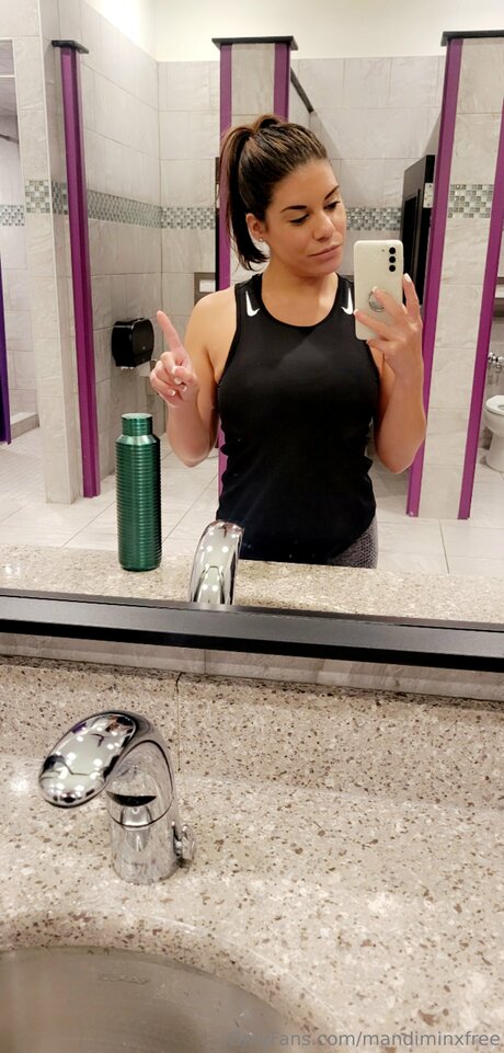 ゲイディルドOnlyFans セクシー裸 写真