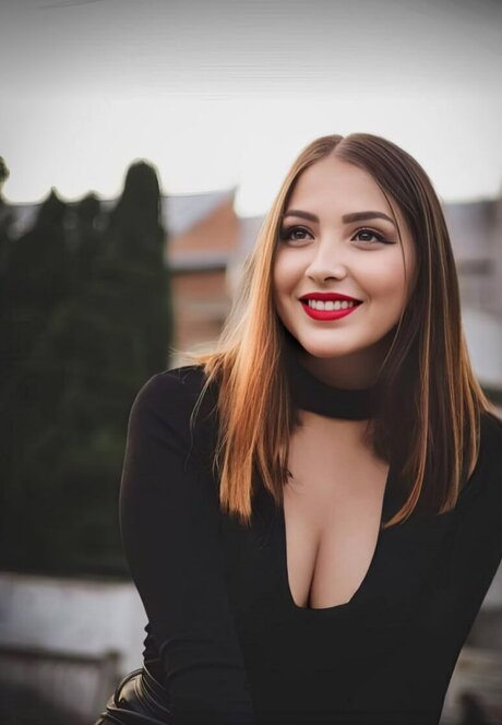 Staywithsilvia top profile image