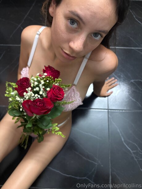 ぽっちゃりブロンドOnlyFans アートヌード 写真