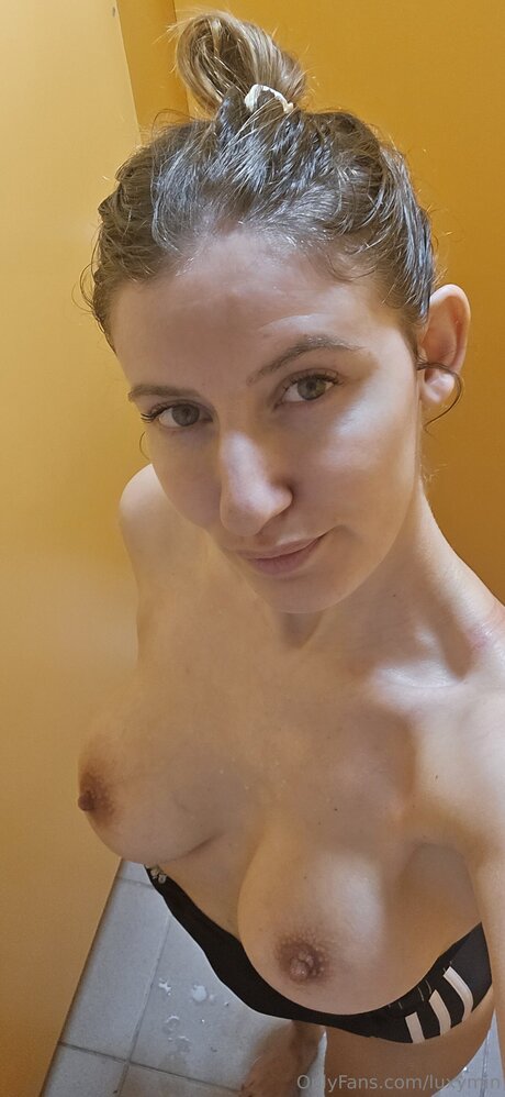 Luxymin 高品質のポルノスター 写真