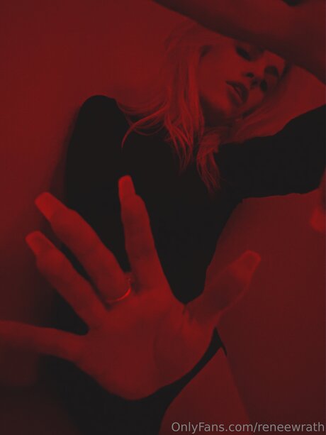 Reneewrath ポルノスター 独占 画像