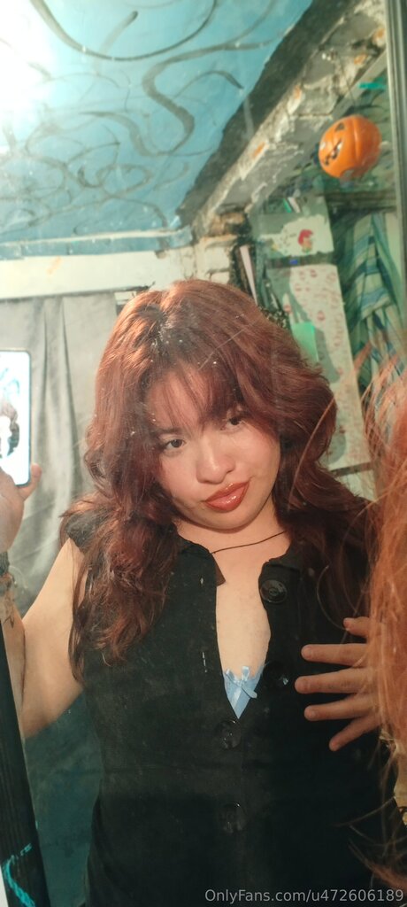 U472606189 ポルノスター 写真