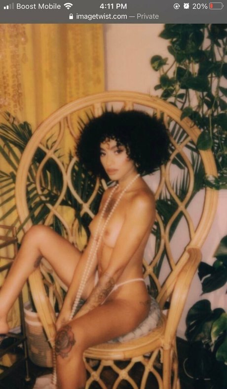 アジア人フィンドムOnlyFans ポルノグラフィック 画像