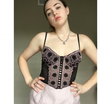 アマチュアOnlyFans ヌード 画像