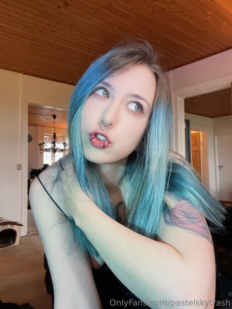 SKY VICTORIA ヌード女優 画像