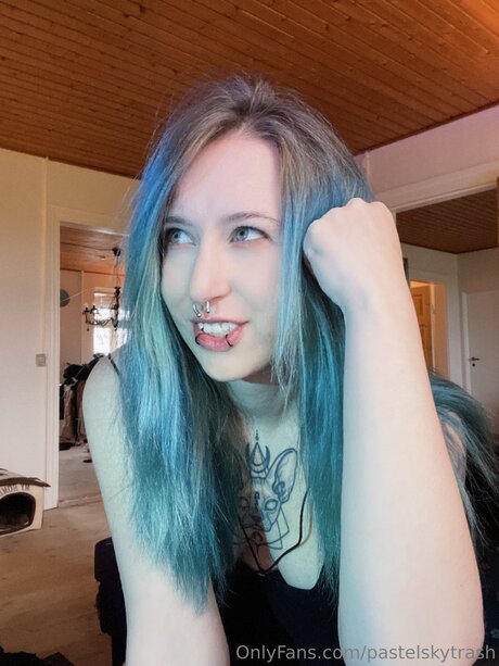 SKY VICTORIA ホット女優 写真