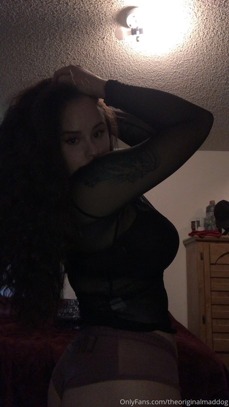 巨乳 射精 OnlyFans 無料 写真