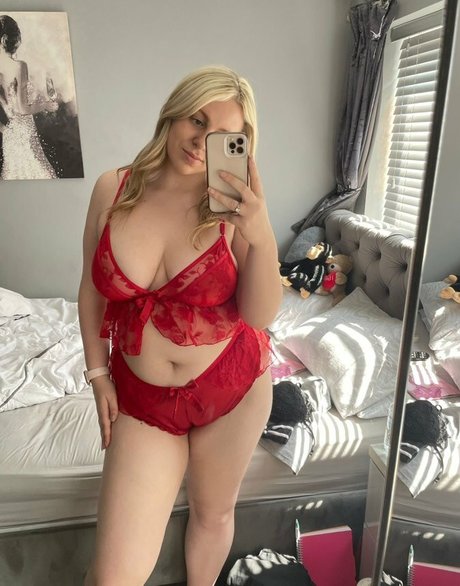 Charlotte morgan ポルノスター ホット 画像