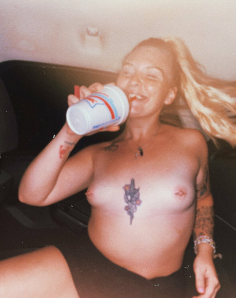 cakedupbrat セクシーなスター ギャラリー