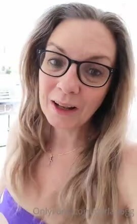 黒髪の熟女OnlyFans 素敵 画像