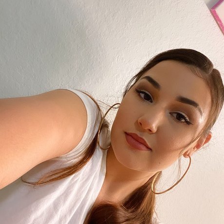 ニューハーフ 熟女 OnlyFans 可愛い 写真