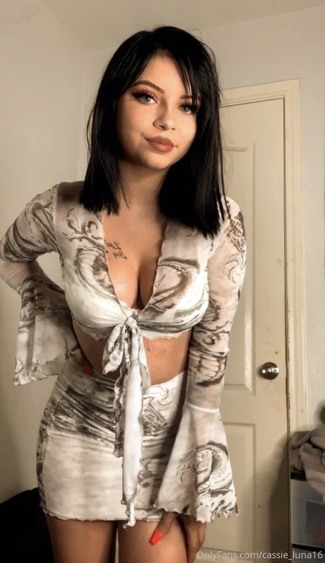 Cassie Luna 美しいスター 画像