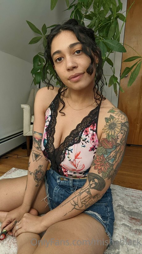 Misha Black 最高のスター 写真