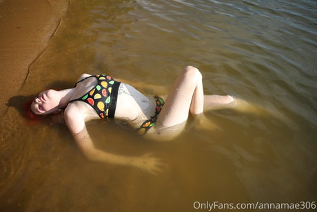 annamae306 裸の女優 ギャラリー