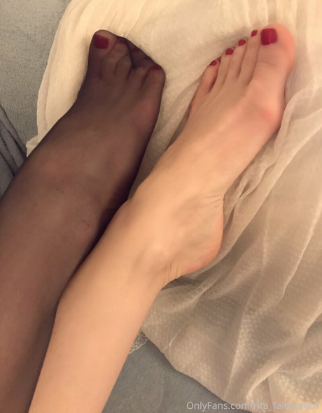 ブルネットの教師OnlyFans ホットxxx 画像