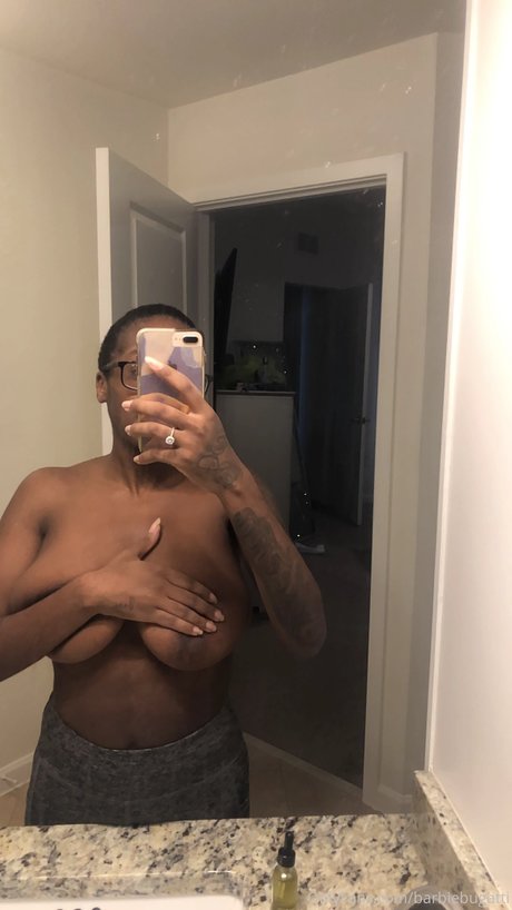 Barbie Bugatti_ アダルトスター 写真