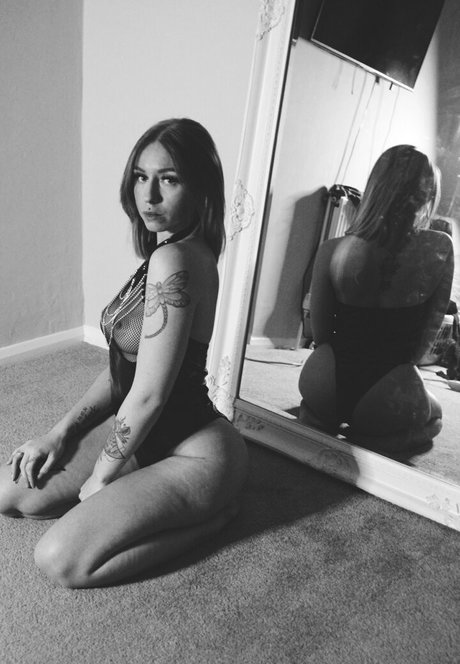 アジア人フィンドムOnlyFans ポルノグラフィック ギャラリー