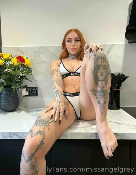 ニューハーフ 熟女 OnlyFans ポルノ 画像