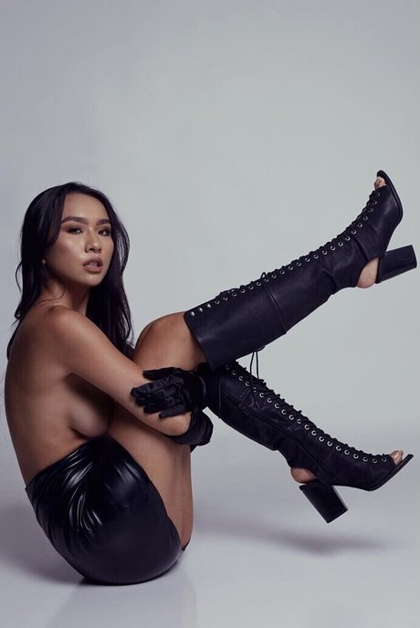 ディスコード トランス OnlyFans ホット裸 写真