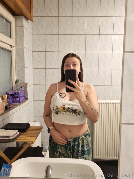 Ashley Dwm top profile image