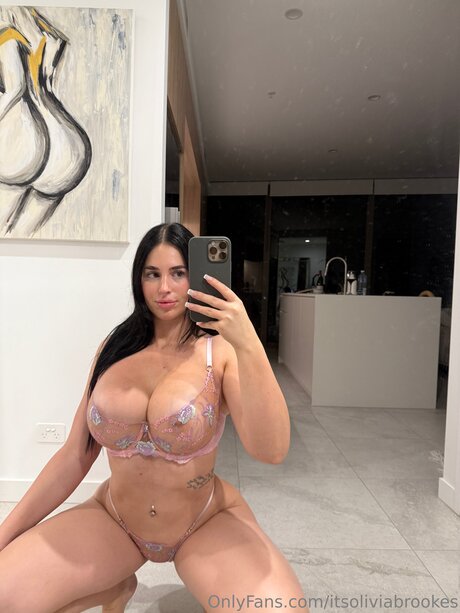 Oliviabrookess 完璧な女優 画像