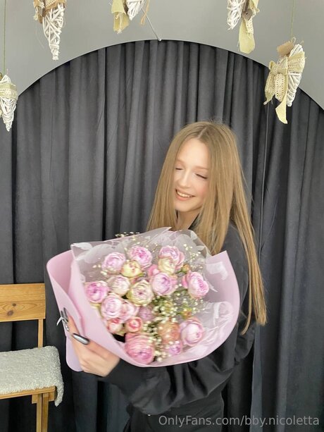 Bby Nicoletta XXXモデル 画像