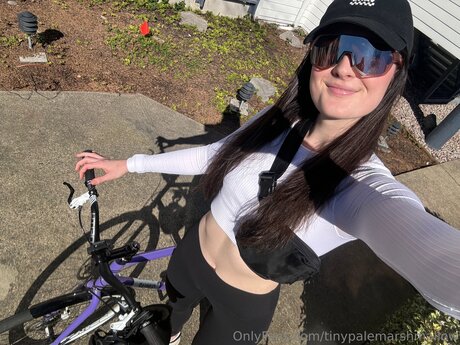 Tinypalemarshmallow ポルノスター エロティック ギャラリー