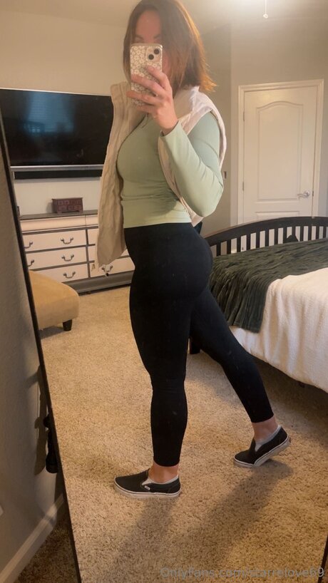 Starrelove69 ホットなポルノスター ギャラリー