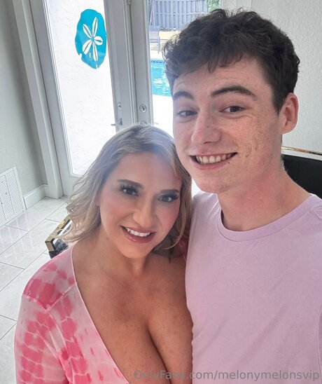 Melonymelonsvip 美しい女優 画像