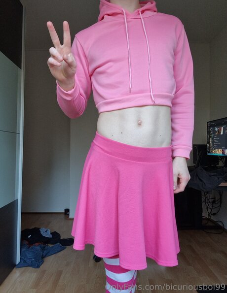 Bicuriousboi99 セクシーなポルノスター アーカイブ