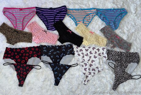 Kittenthenerd 美しいモデル 写真