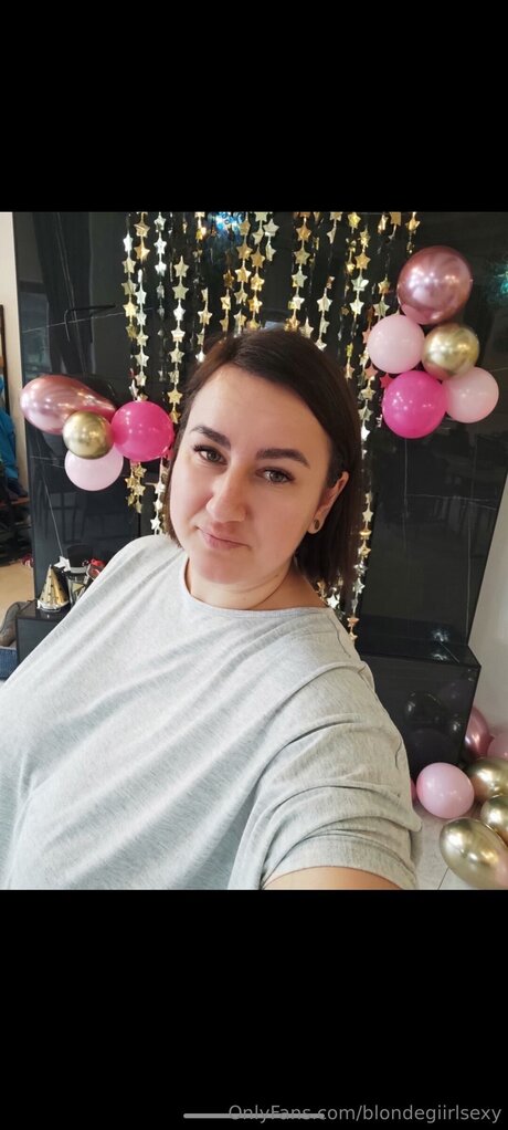 Blondegiirlsexy 無料モデル 写真