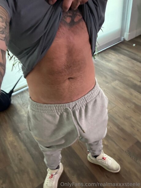 Realmaxxxsteele エロティックモデル ギャラリー