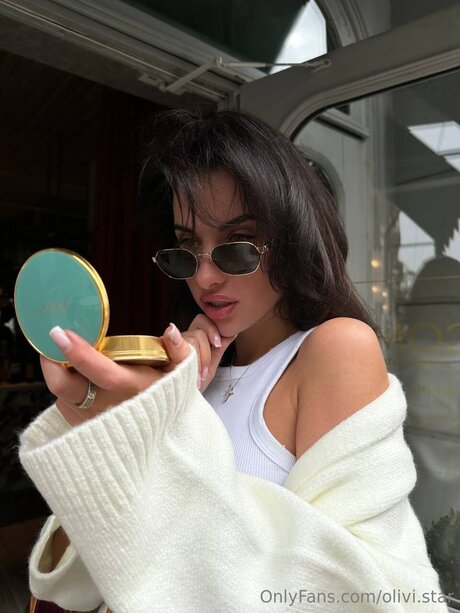 Olivi Star 女優 写真