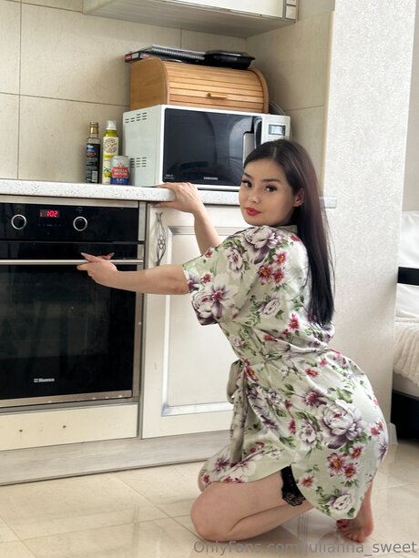 Julianna Sweet 裸のモデル ギャラリー