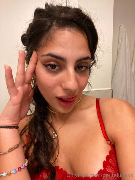 Petitelunaxx ホットなスター 画像