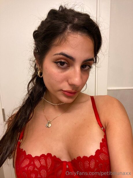 Petitelunaxx スター 裸 画像