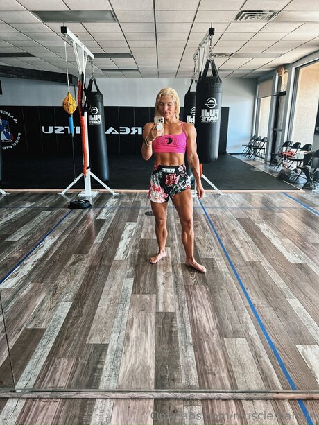 Musclemarilyn 美しいスター 写真