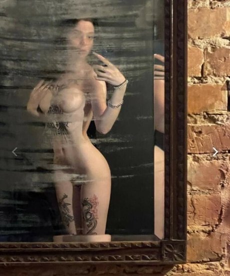 _holynekk エロティックなポルノスター 写真