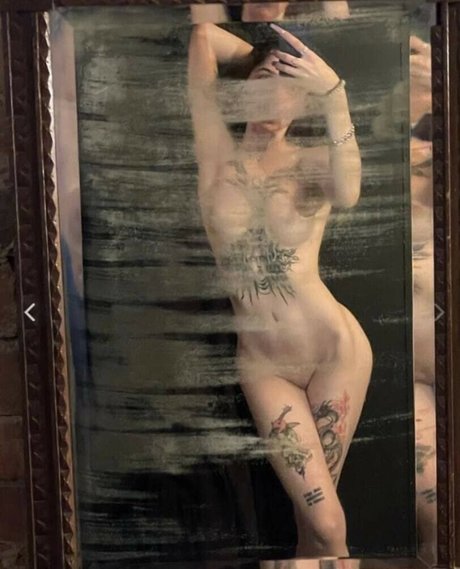 _holynekk 女優 画像