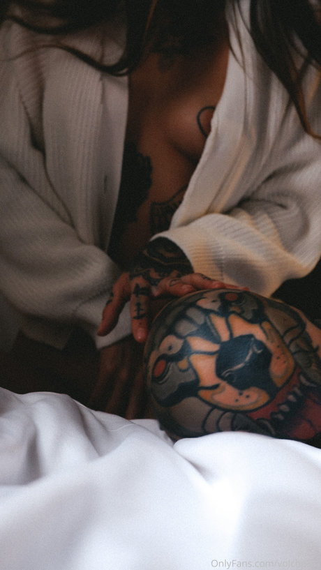 _volchara ヌードのポルノスター 画像