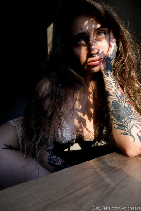 _volchara セックスモデル 写真