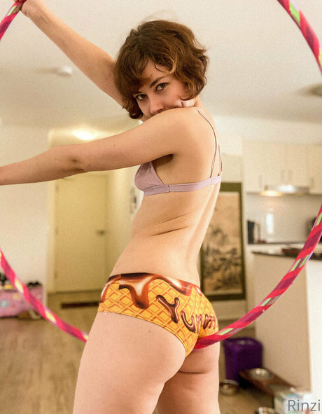 Rinzi ヌードモデル 写真